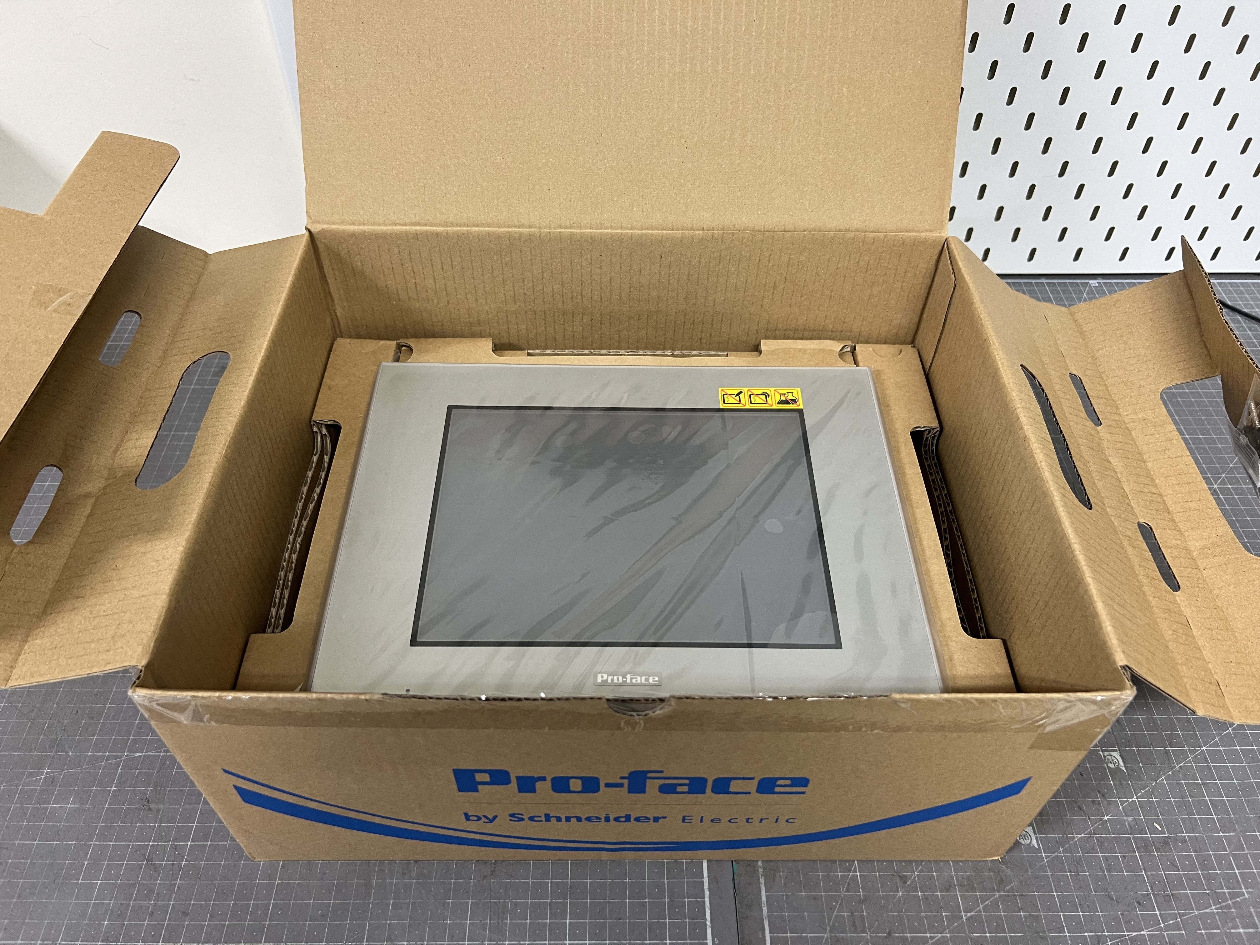 PFXGP4501TAD / Touch Panel / PRO-FACE (PROFACE)