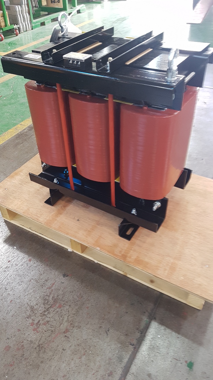 Reactor 3P 350KW 6600V 50Hz / SANIL