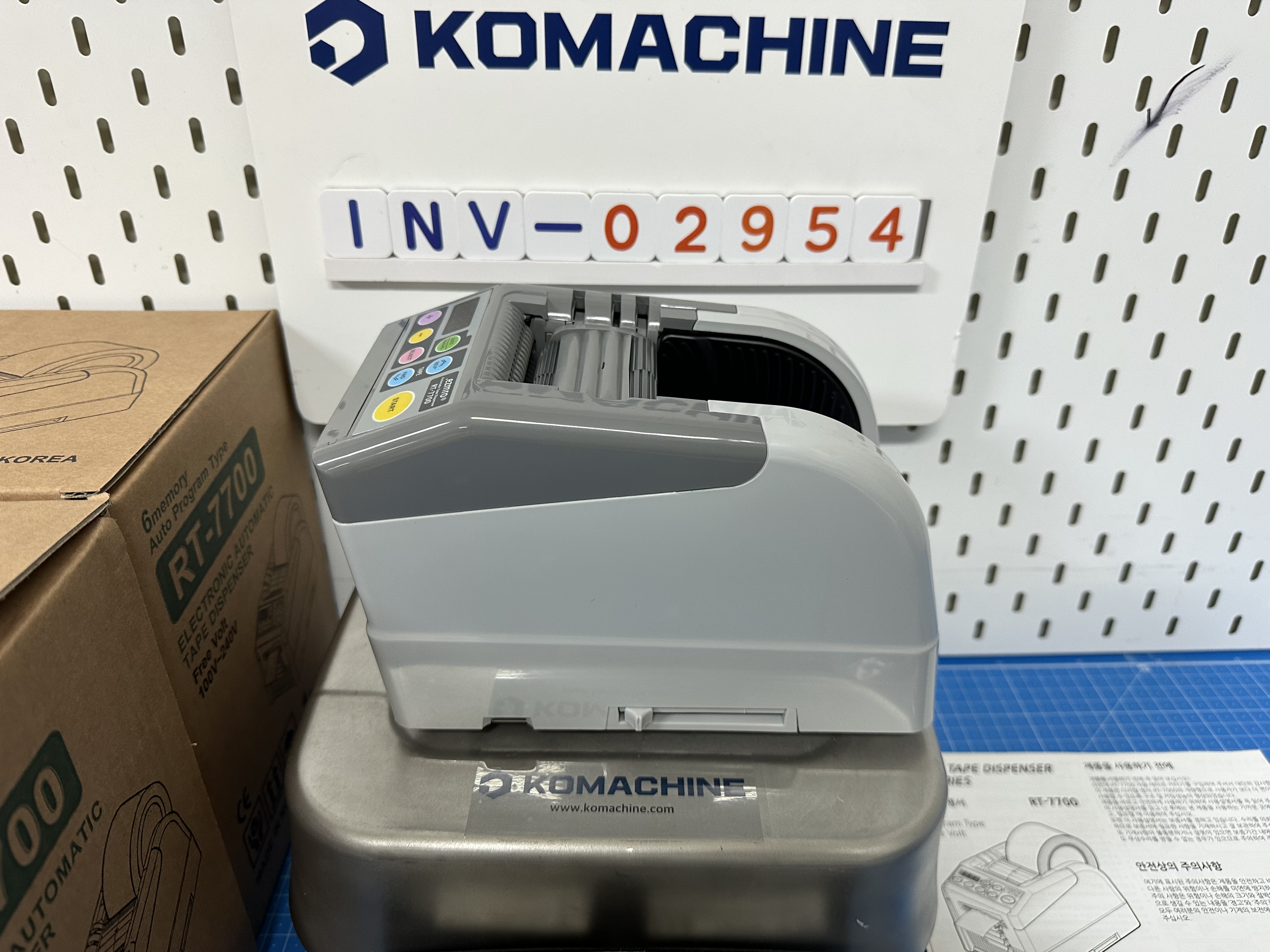 RT-7700 / Tape Dispenser / EZMRO