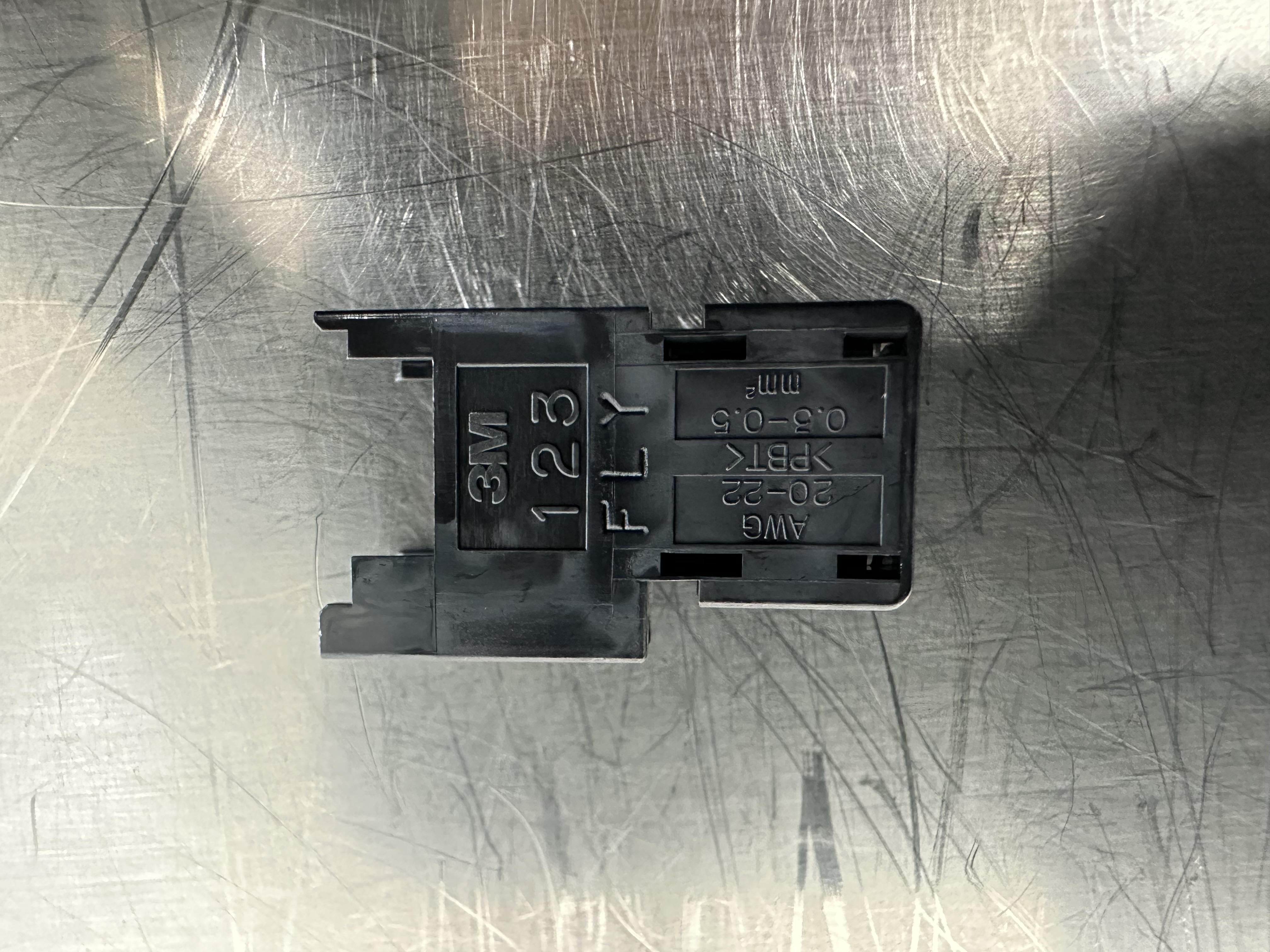 37303-2206-000 FL / Clamp Connector / 3M