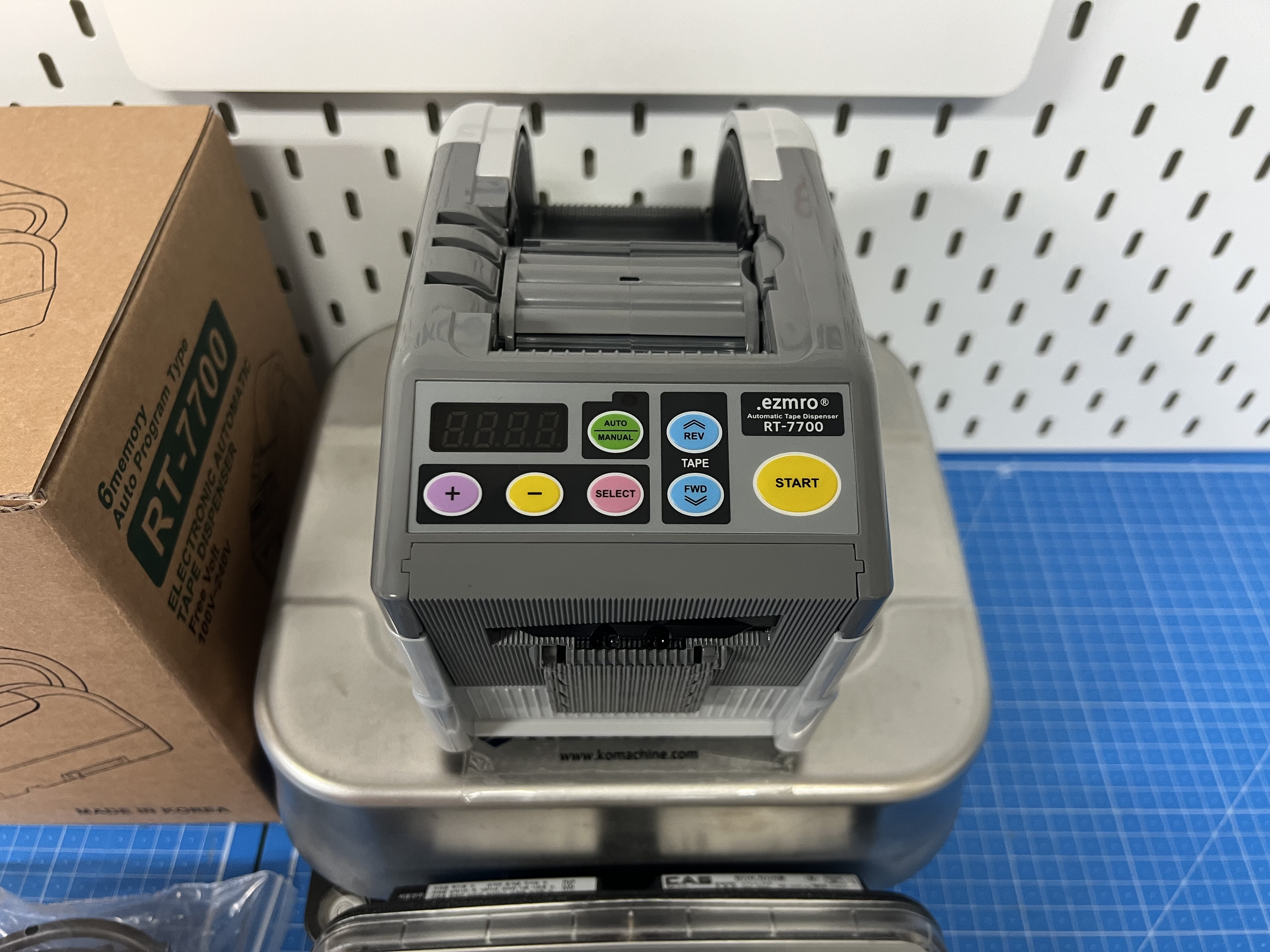 RT-7700 / Tape Dispenser / EZMRO
