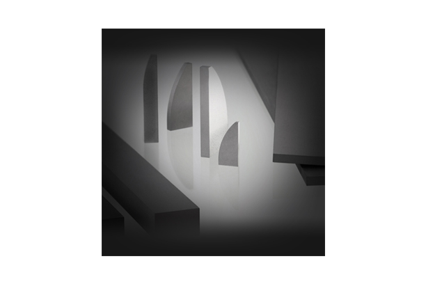 판재 및 용접용 팁