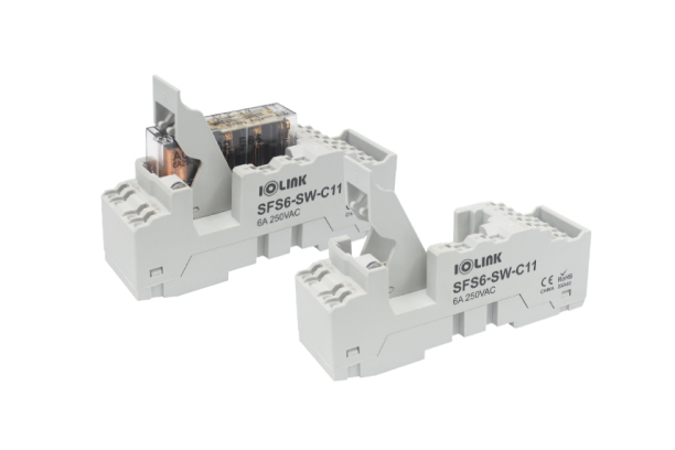 Safety relay 6 poles push-in socket