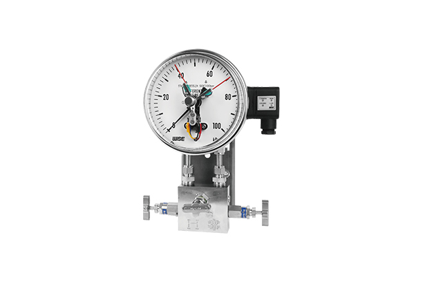 Differential pressure gauge with inductive contact type
