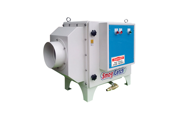 Compact electric dust collector for machining equipment