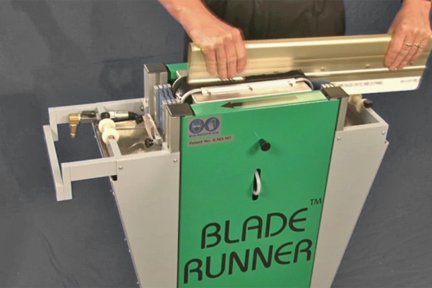 BLADE RUNNER Squeegee Washer