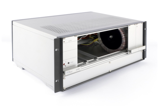 Powered Subrack for Piezo Linear Amplifier (Powered Racks)