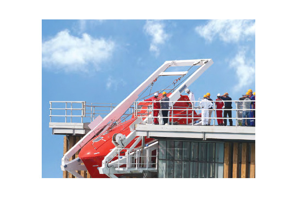 FREE-FALL LIFE BOAT DAVIT