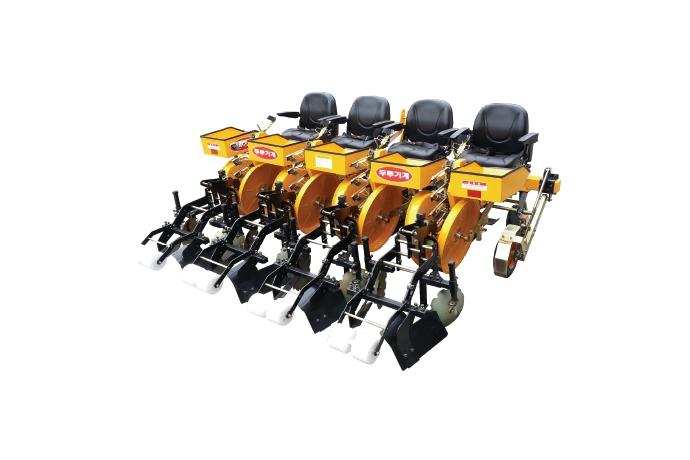 정식기 (트랙터용) (4조)