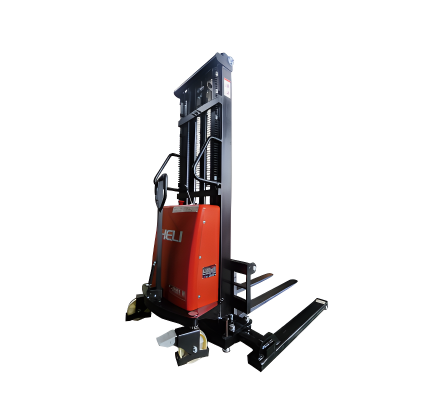 Semi-electric forklift with extendable support legs