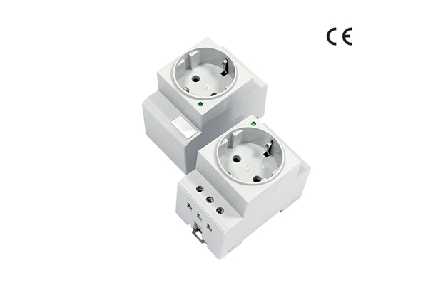 220V AC power outlet with DIN Rail mounting method