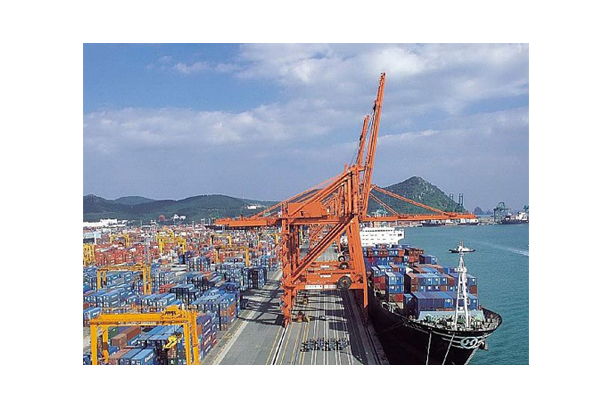 Container Handling Rail Mounted Quayside Crane (RMQC)