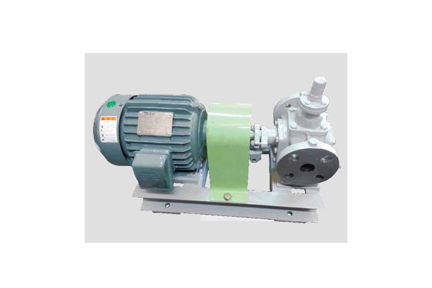 Horizontal in-line gear pumps