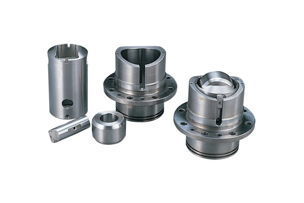 ROLLER GUIDE OF INJECTION PUMP OPERATING GEAR (PC2-5V TYPE ENGINE)